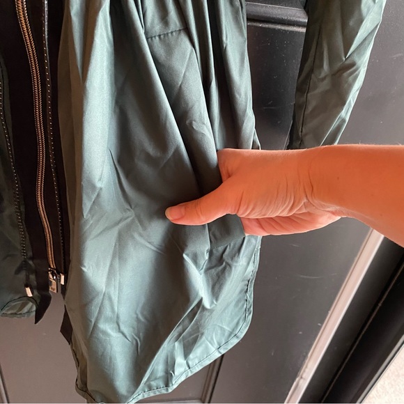 Heroine Sport Green Windbreaker Jacket Size Large - Picture 9 of 11